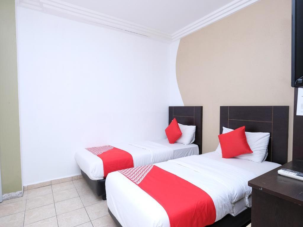 Mrj Hotel Wakaf Che Yeh 2 Кота Бару Екстериор снимка