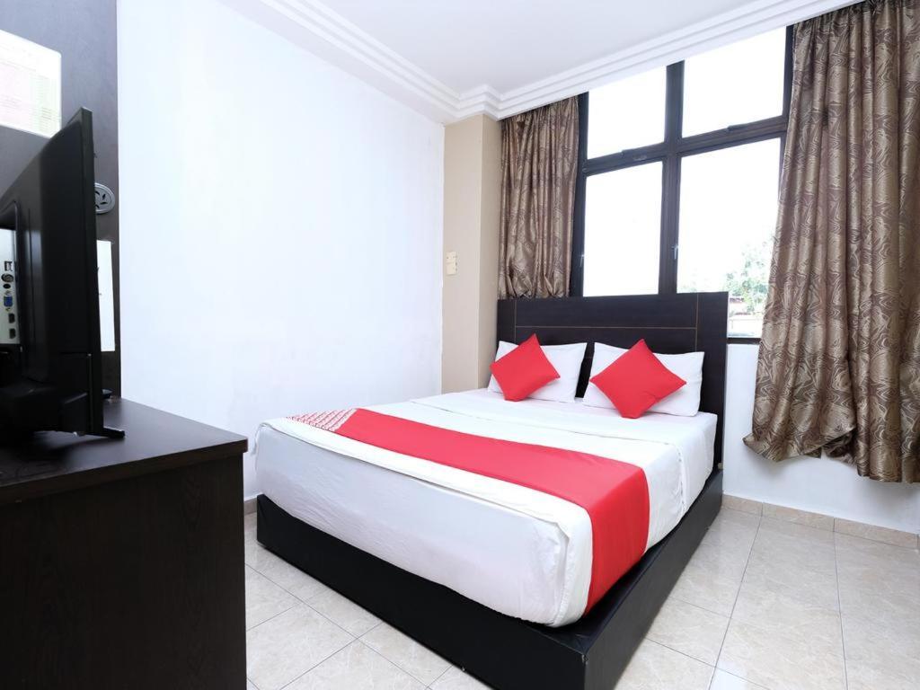Mrj Hotel Wakaf Che Yeh 2 Кота Бару Екстериор снимка